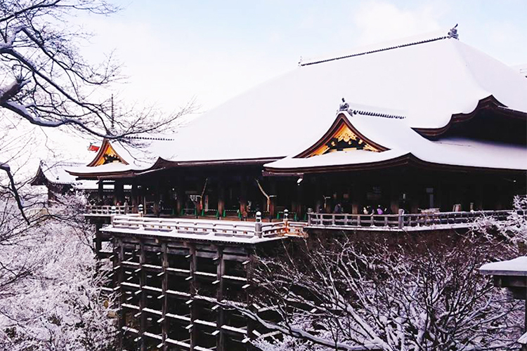 清水寺と雪化粧